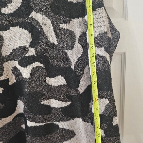 New With Tags Nine West Black Cream And Metallic Gray Camo Long Cardigan Size Me - Picture 7 of 11